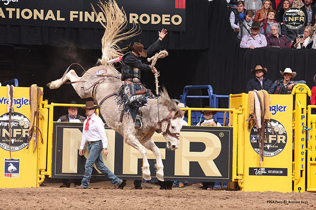 Zeke Thurston - WNFR Round 1 Win